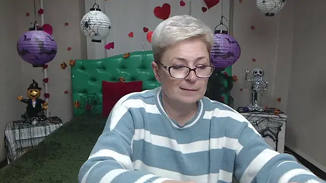 EmiliaGree online show from 10-27-25, 06:09