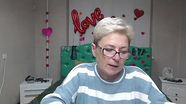 Snapshot of EmiliaGree chatting on 10-01-25, 05:17 EmiliaGree online show from 10-01-25, 05:17