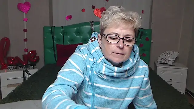 EmiliaGree online show from 12-13-25, 08:04