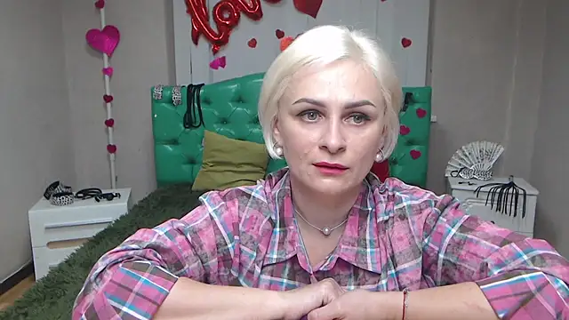 OliviaHorst online show from 09-24-25, 05:14