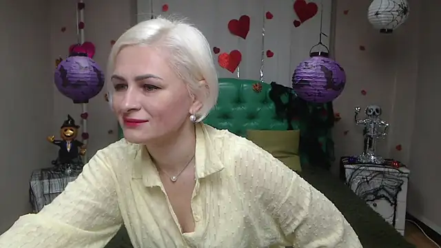 OliviaHorst online show from 10-29-25, 06:23