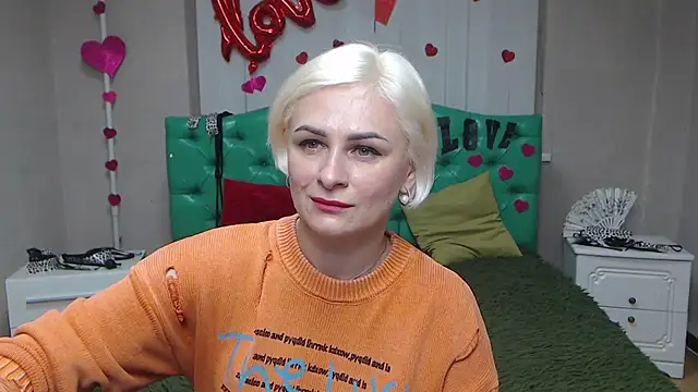 OliviaHorst online show from 09-18-25, 05:10