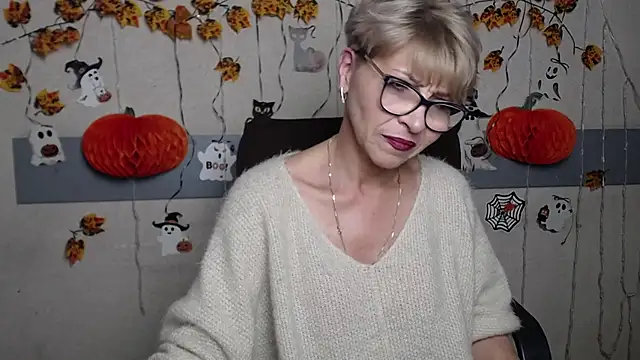 EllaBonito online show from 11-16-25, 06:40