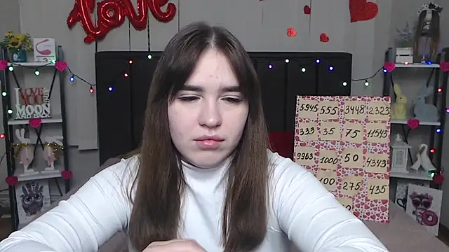 LauraHlot online show from 03-18-25, 01:02