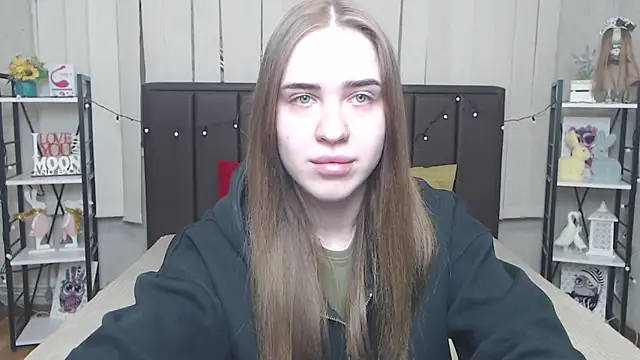 LauraHlot online show from 10-12-25, 05:42