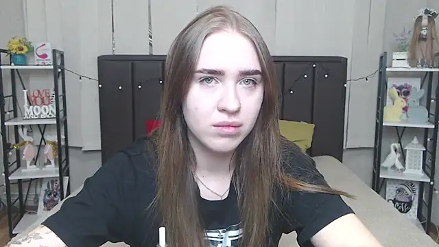 LauraHlot online show from 09-24-25, 05:47