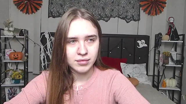 LauraHlot online show from 11-14-25, 06:33