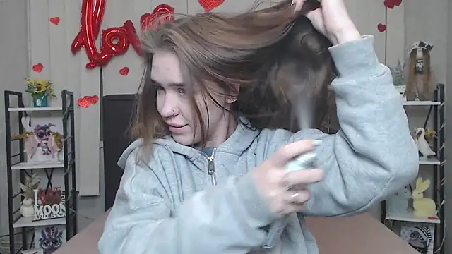 LauraHlot online show from 02-10-26, 07:57