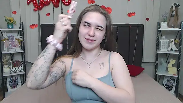 LauraHlot online show from 04-01-26, 05:53