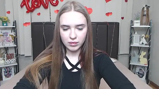 LauraHlot online show from 03-25-26, 07:30