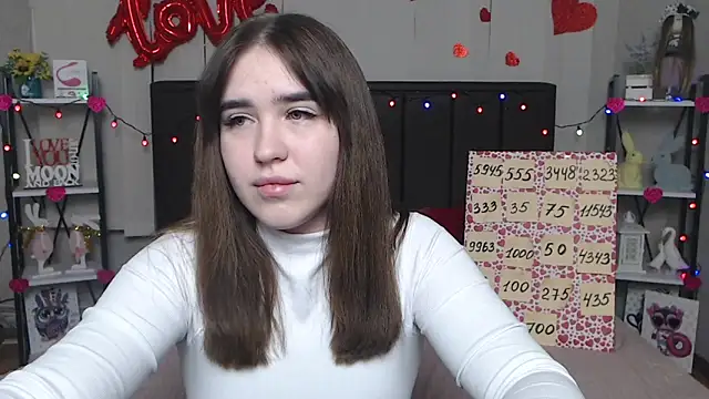 LauraHlot online show from 03-18-25, 04:07