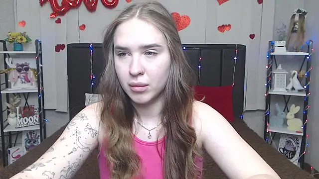 LauraHlot online show from 05-26-26, 06:33