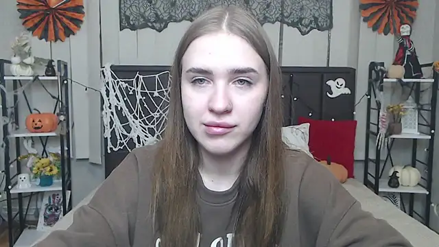 LauraHlot online show from 10-20-25, 07:03