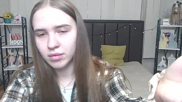 LauraHlot online show from 09-17-25, 06:32