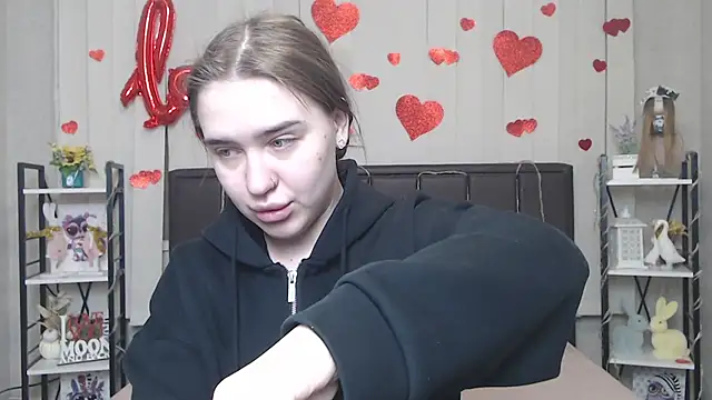 LauraHlot online show from 02-12-26, 09:03