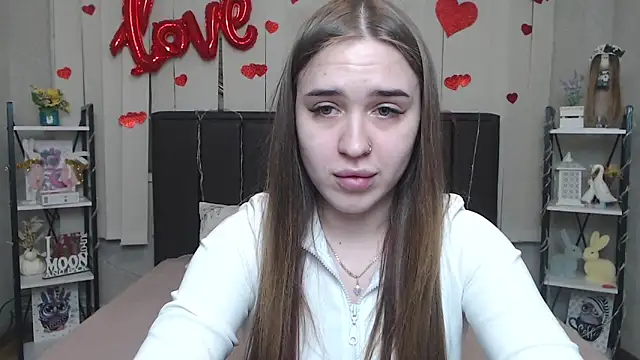 LauraHlot online show from 03-18-26, 07:04