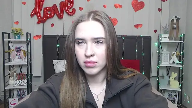 LauraHlot online show from 02-03-26, 06:11