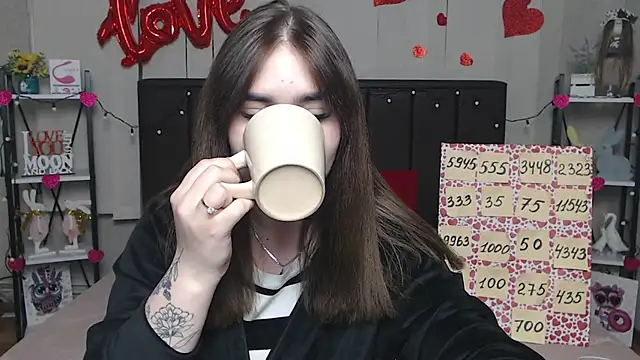 LauraHlot online show from 03-17-25, 12:21