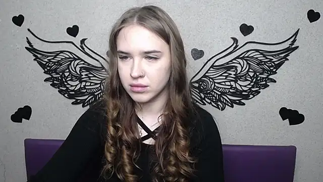 LauraHlot online show from 04-15-26, 05:46