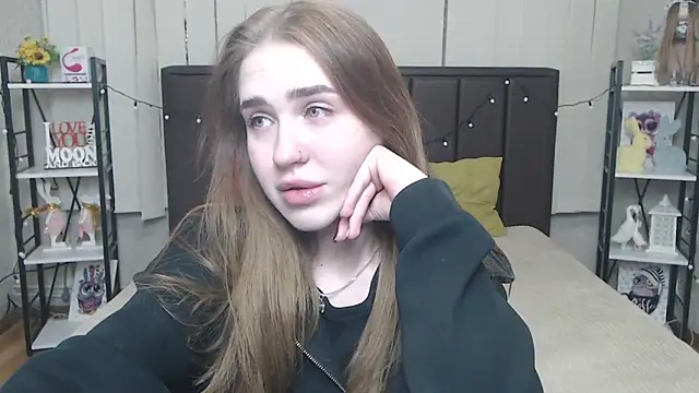 LauraHlot online show from 10-07-25, 05:14