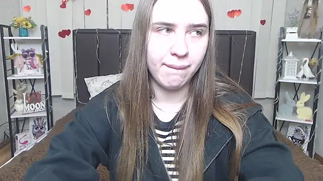 LauraHlot online show from 05-31-26, 06:09