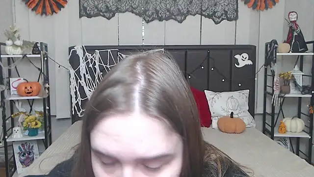 LauraHlot online show from 11-09-25, 06:45