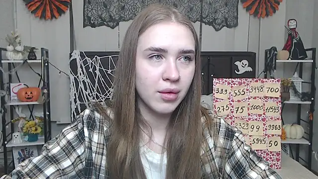 LauraHlot online show from 10-25-25, 05:35