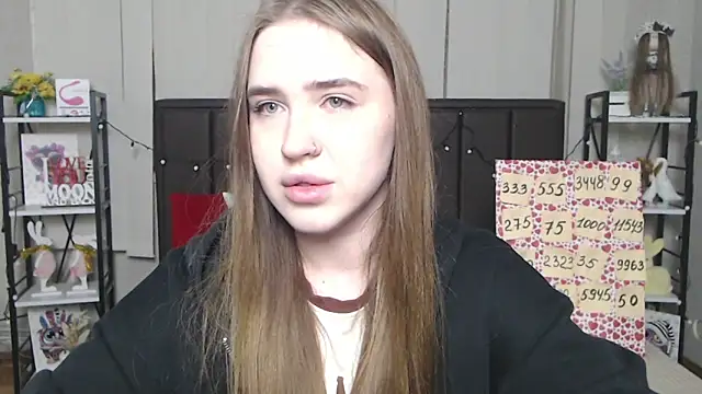 LauraHlot online show from 11-21-25, 06:40