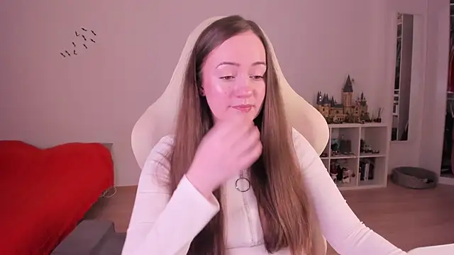 WalkingGirl online show from 11-09-25, 07:29