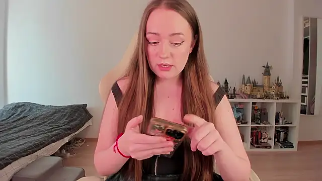 WalkingGirl online show from 03-18-26, 01:02