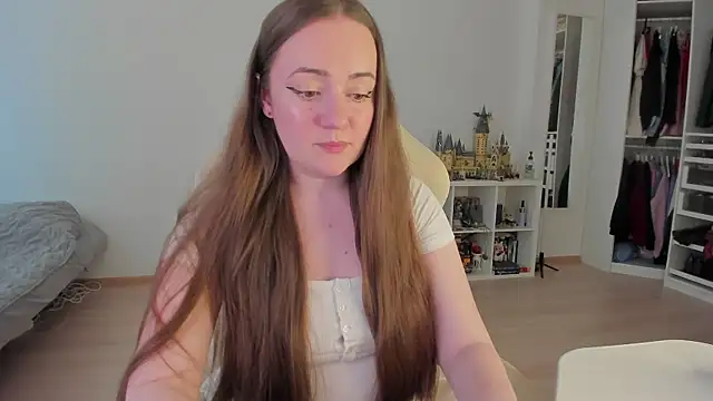 WalkingGirl online show from 06-22-26, 01:08