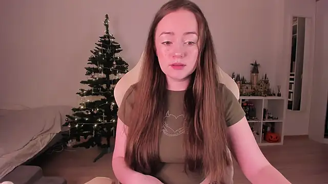 WalkingGirl online show from 12-18-25, 07:18