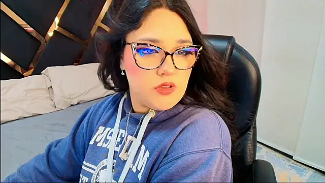 Camiila Osorio online show from 04-15-26, 07:58