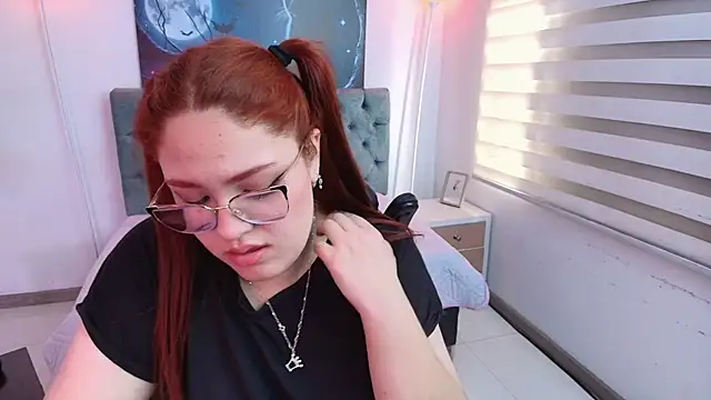 Camiila Osorio online show from 03-21-25, 04:18