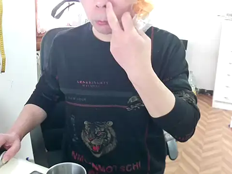 zwc147369 online show from 04-14-26, 08:30