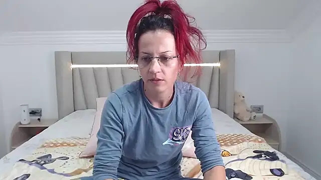 CatWoman0001 online show from 11-15-25, 10:41