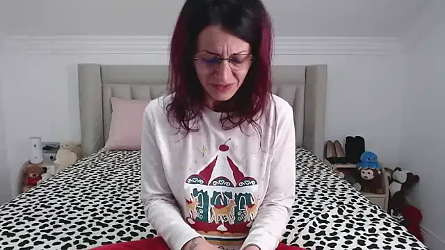 CatWoman0001 online show from 12-17-25, 11:04