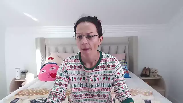 CatWoman0001 online show from 11-25-25, 07:52