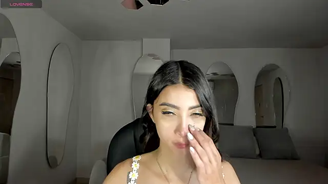 Snapshot of ValeriaVelvet chatting on 05-28-26, 11:49 ValeriaVelvet online show from 05-28-26, 11:49
