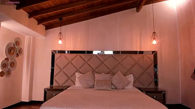 ValeriaVelvet online show from 10-31-25, 12:13