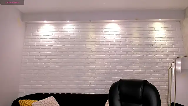 ValeriaVelvet online show from 11-17-25, 12:09