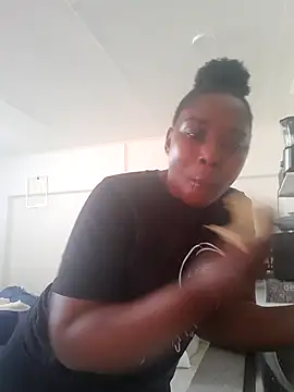 Snapshot of Thickchocolatex2 chatting on 09-16-25, 01:45 Thickchocolatex2 online show from 09-16-25, 01:45
