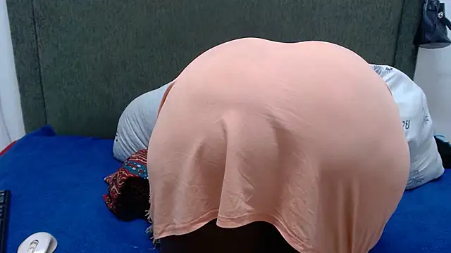 Thickchocolatex2 online show from 02-17-26, 11:24