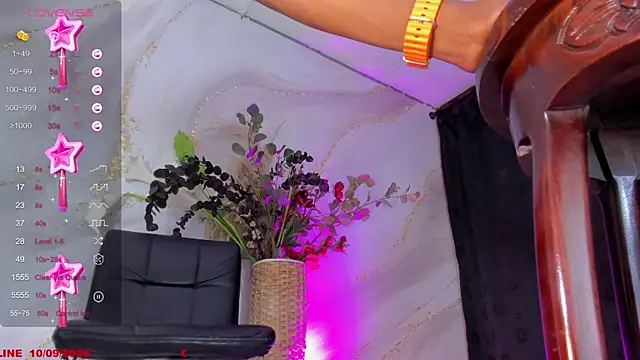 Snapshot of Karla-Ebony chatting on 09-10-25, 01:43 Karla-Ebony online show from 09-10-25, 01:43