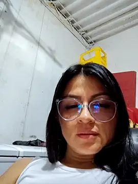 Snapshot of Linda_Lars chatting on 04-16-26, 02:12 Linda Lars online show from 04-16-26, 02:12