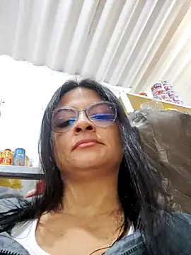 Linda Lars online show from 12-15-25, 03:34