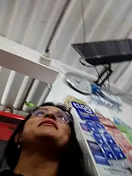 Linda Lars online show from 12-21-25, 03:08