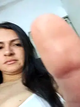 Linda Lars online show from 09-29-25, 03:13