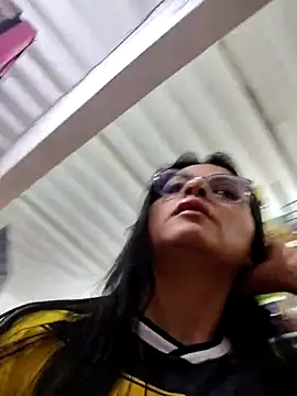 Snapshot of Linda_Lars chatting on 03-27-26, 03:15 Linda Lars online show from 03-27-26, 03:15