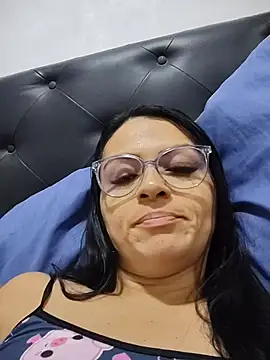 Snapshot of Linda_Lars chatting on 04-15-26, 03:12 Linda Lars online show from 04-15-26, 03:12